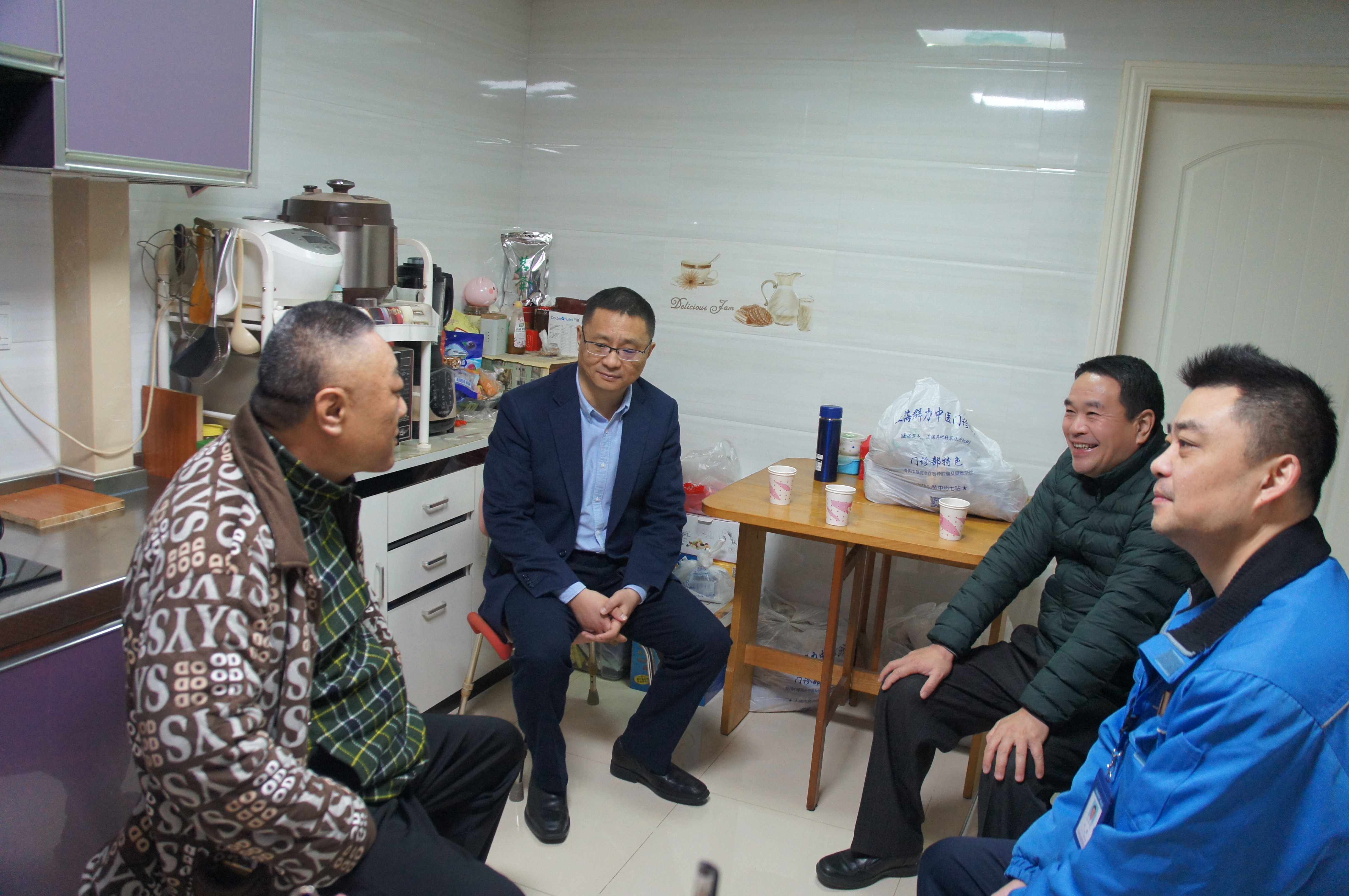 节前慰问暖人心 开元官方网站登录集团有温情